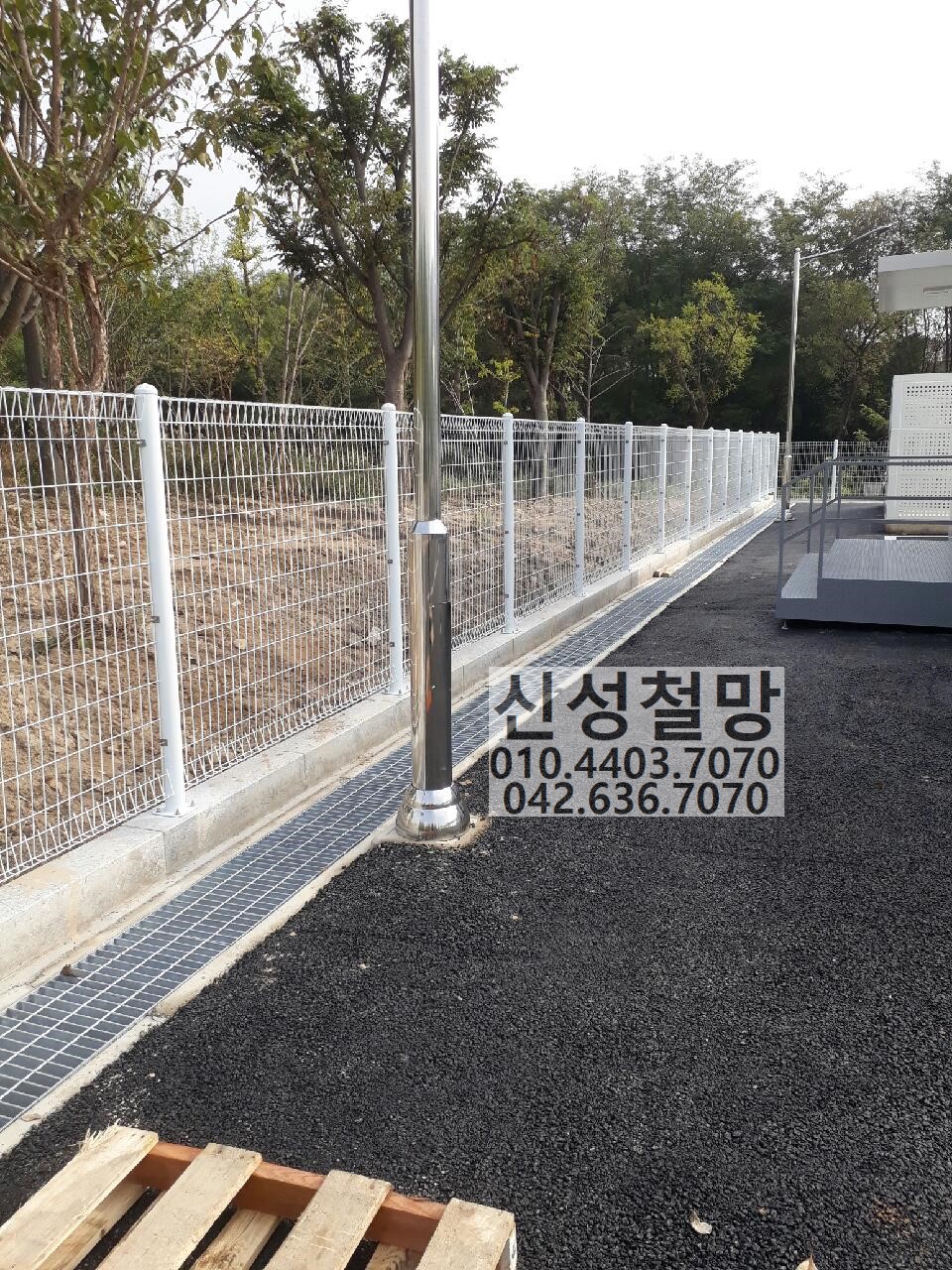 1981969669_7SzGmhVB_04453bf8643432c200ea256c7375f9069002f83b.jpg 이미지크게보기